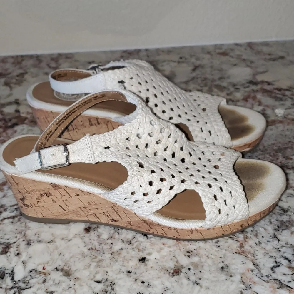 So Girls sz‎ 4 Woven Sandal Cork Wedges